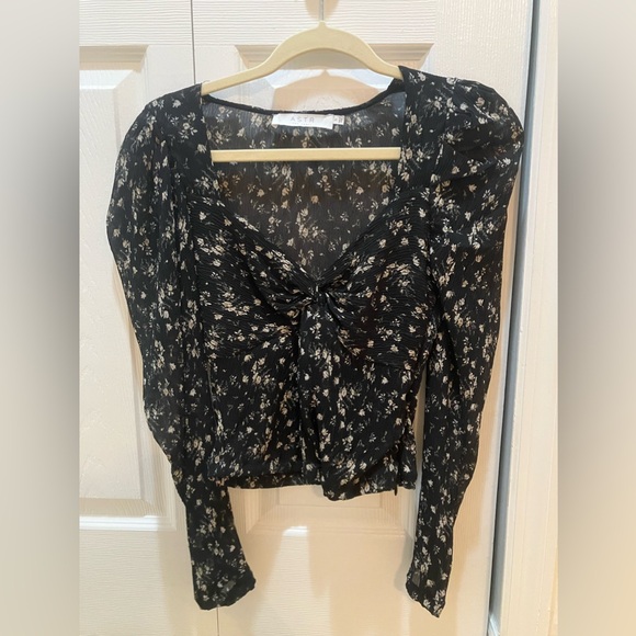 ASTR the label floral blouse - Picture 2 of 4